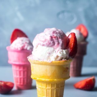 This easy strawberry and feta no churn ice cream is a flavor sensation. Perfectly balanced sweet and salty flavors with the fruity tang from strawberries, a total winner! | www.thelastcookie.ca
