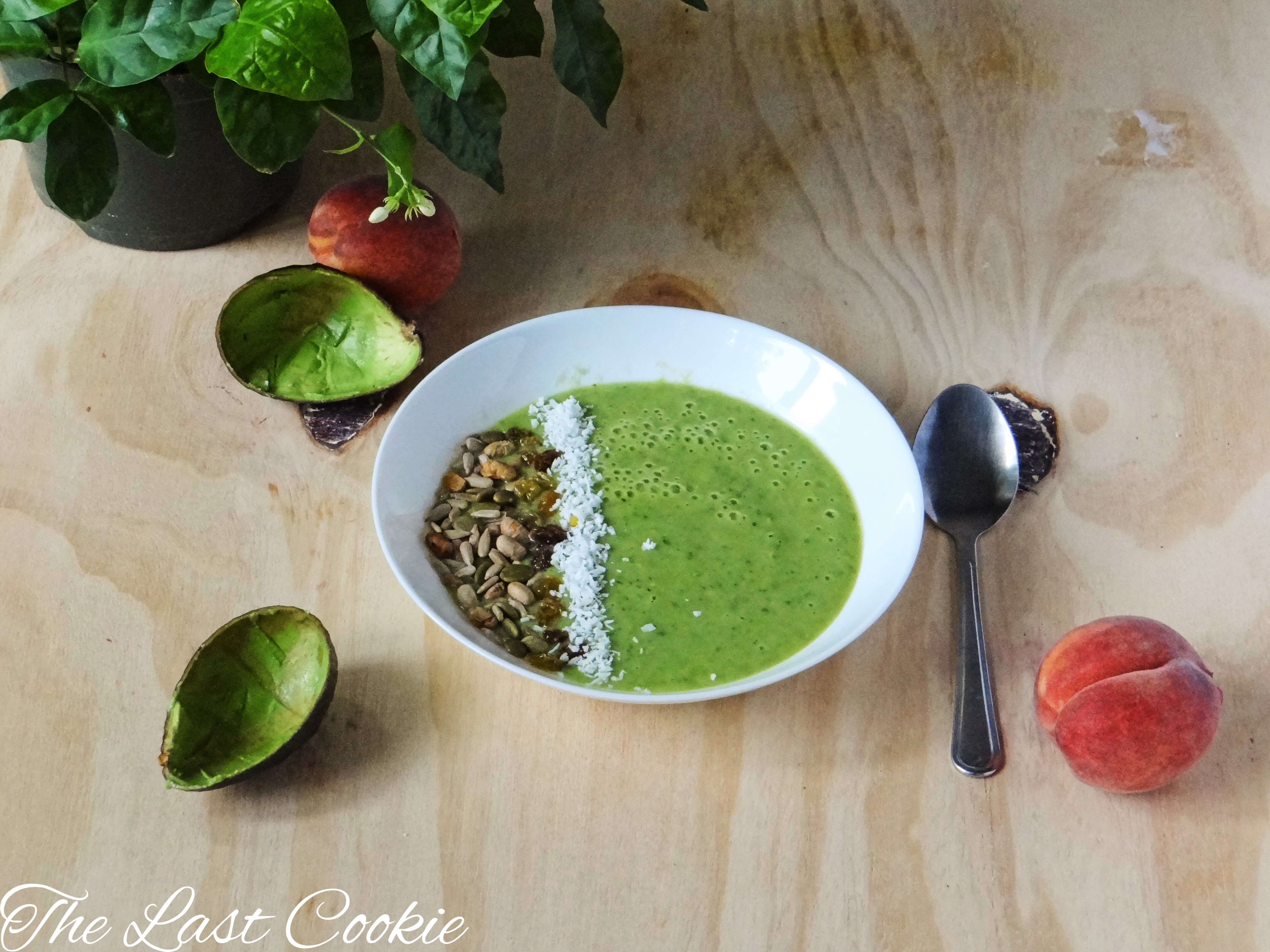 Summer Peach Smoothie Bowl