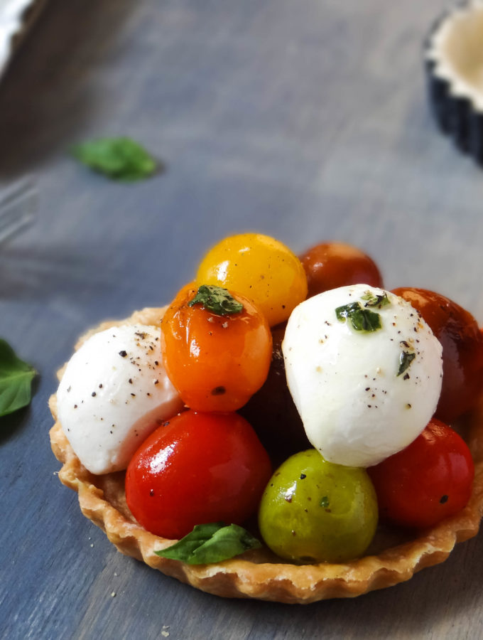 Roasted Tomatoes and Bocconcini Tart